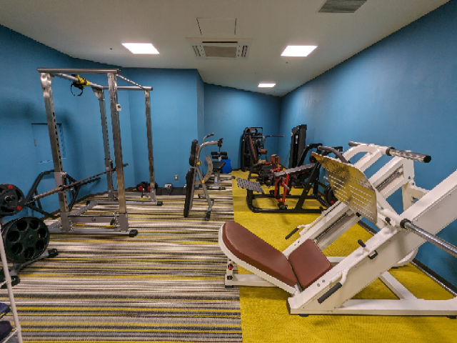 ジムのダンベル