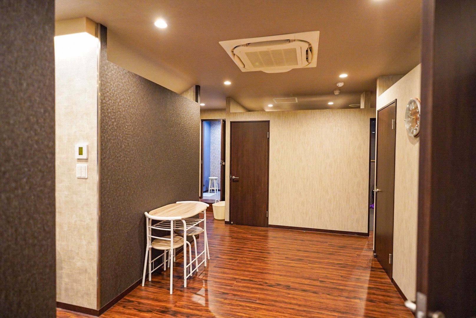 フェリーズ京橋店・内装